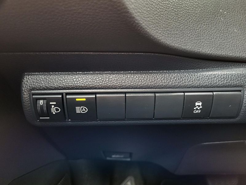 Toyota Corolla 2.0 Hybrid e-CVT 112kW Trek - fotka 19 z 46