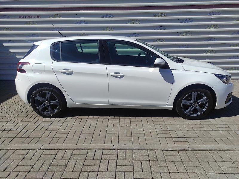 Peugeot 308 1,2 PureTech 81kw,Po SERVISU!! - fotka 2 z 29