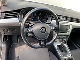 Volkswagen Passat (2017) 2.0 TDi, Comfortline - náhled 13