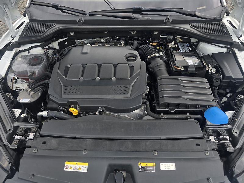 Škoda Octavia 2.0TDI 110KW DSG STYLE+ MATRIX - fotka 9 z 39