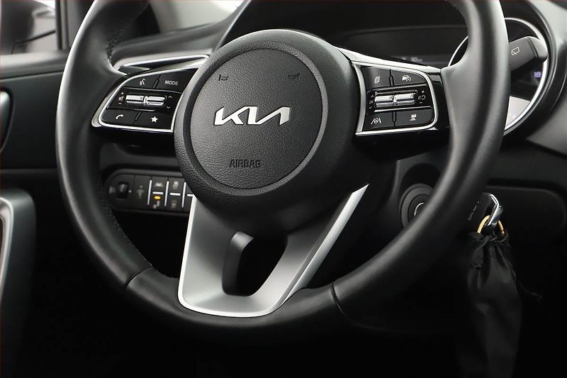 Kia Ceed (2024) Top 1.5 T-GDI - fotka 15 z 16