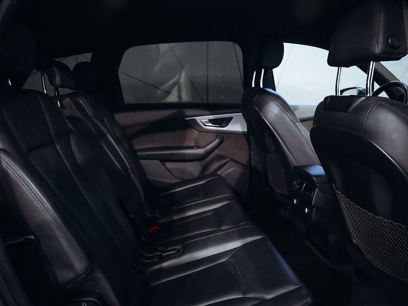Audi Q7 3.0TDI, Quattro S-line 200kw - fotka 31 z 32