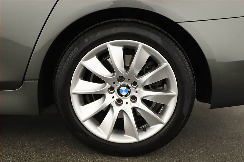 BMW Řada 5 (2014) 520i, Automat, Kůže, Navi - fotka 20 z 20