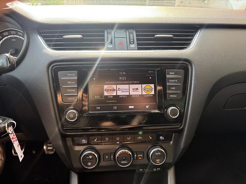 Škoda Octavia (2015) RS 2.0i, 162kw Manuál L+Z kola - fotka 19 z 23