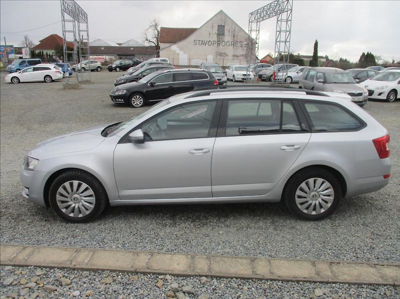 Škoda Octavia 2,0 TDI, serviska, digi klima, - fotka 8 z 49