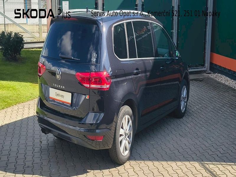 Volkswagen Touran (2023) HIGHLINE 2.0TDI 110KW DSG ZÁRU - fotka 2 z 21
