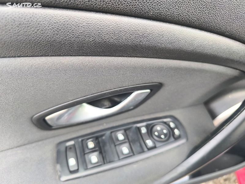 Renault Mégane KRÁSNÝ,VÝBAVA,95TKM,SERVISKA - fotka 20 z 26
