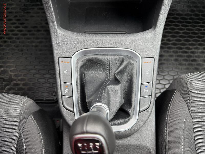Hyundai i30 (2023) 1.0 T-GDi, ČR, Smart, LED - fotka 16 z 17