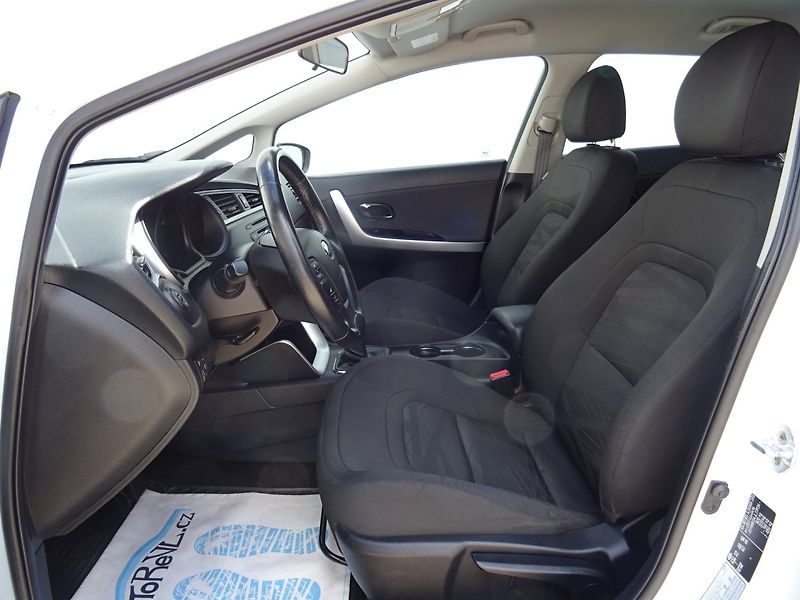 Kia Ceed (2018) 1.6GDi,99kW,1majČR,DPH,S.kniha - fotka 9 z 20