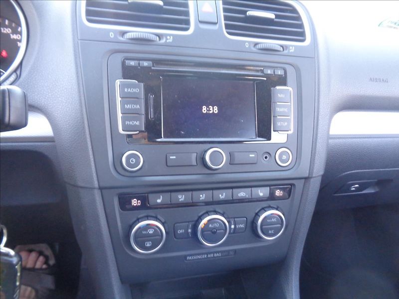 Volkswagen Golf 1,2 - fotka 11 z 13