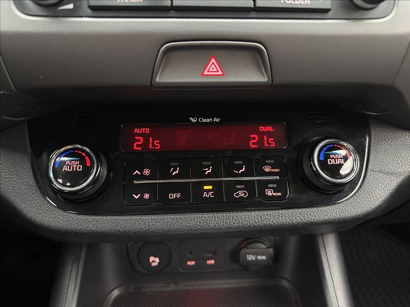 Kia Sportage 2,0 4X4 DPH VÝHŘEV TAŽNÉ ČR - fotka 19 z 33