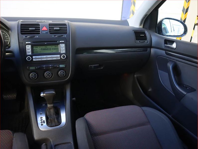 Volkswagen Golf (2008) GT 1.4 TSI, Automat - fotka 8 z 17