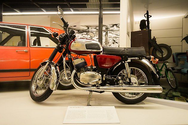 Jawa 350/634 Konopnice vystavená ve Verkehrsmuseum_Dresden., zdroj: Wikimedia Commons, ubahnverleih, CC0