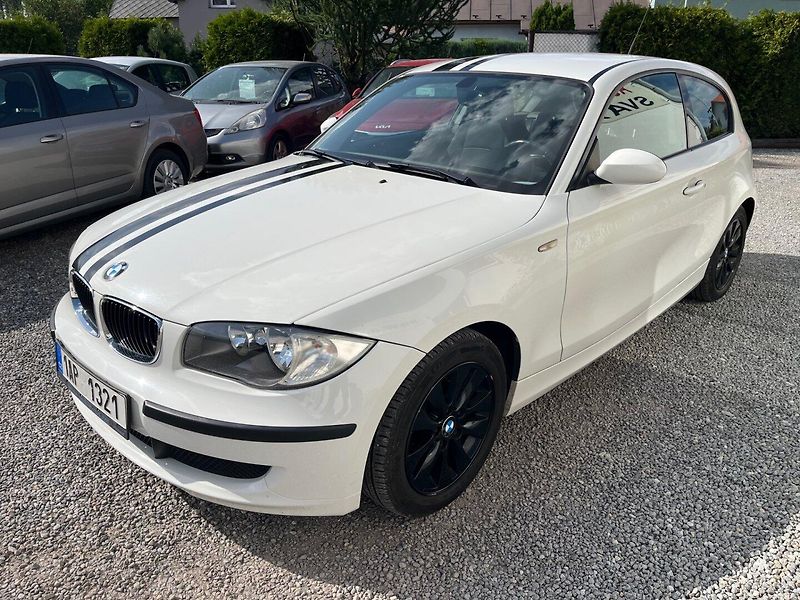 BMW Řada 1 (2009) 116 i 90 Kw SADA KOL - fotka 5 z 19
