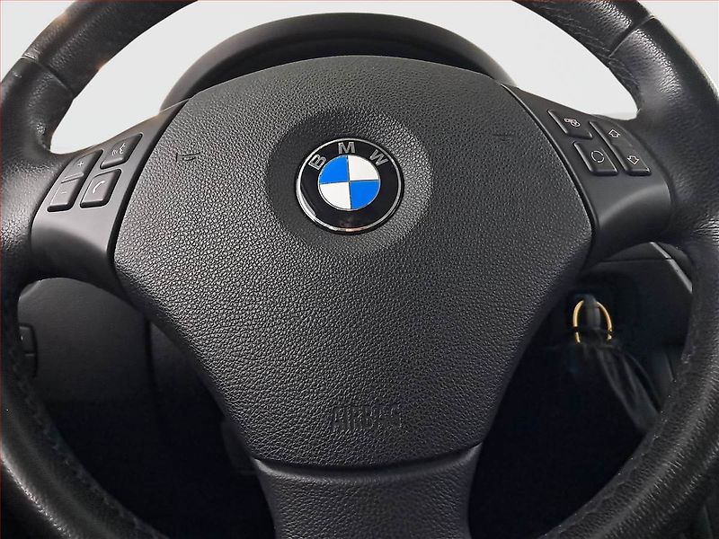 BMW X1 (2010) xDrive20d, 4X4, ČR,1.maj - fotka 14 z 15