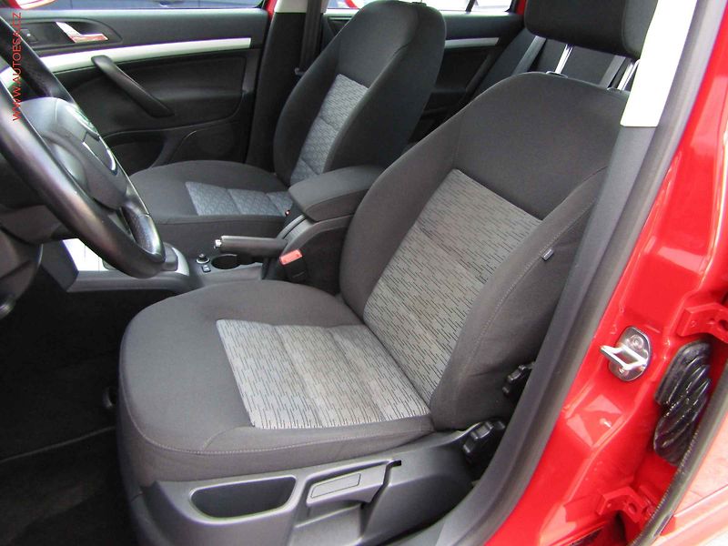 Škoda Octavia (2010) 1.2 TSi, ČR, Ambiente - fotka 9 z 15