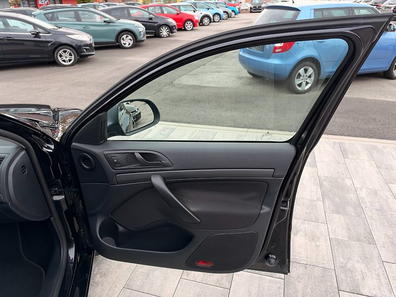 Škoda Octavia (2009) Ambition 1.6 MPi 75kW - fotka 25 z 35