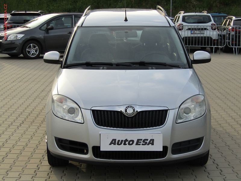 Škoda Roomster (2008) 1.2 HTP, ČR, AC, STK4/28 - fotka 2 z 14