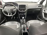 Peugeot 2008 (2019) 1.2 PT, Allure, kůže, navi - náhled 8