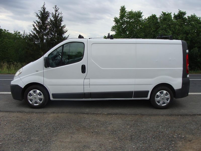 Renault Trafic 2.0 DCi L2H1, 66 kW, tažné - fotka 2 z 22