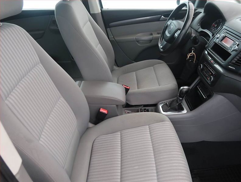 Seat Alhambra (2011) 2.0 TDI, Automat, 7 míst - fotka 9 z 15
