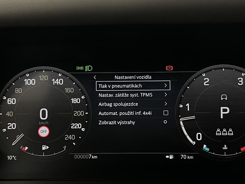 Land Rover Defender (2025) 110 D250 X-DYNAMIC SE AWD Aut - fotka 25 z 45