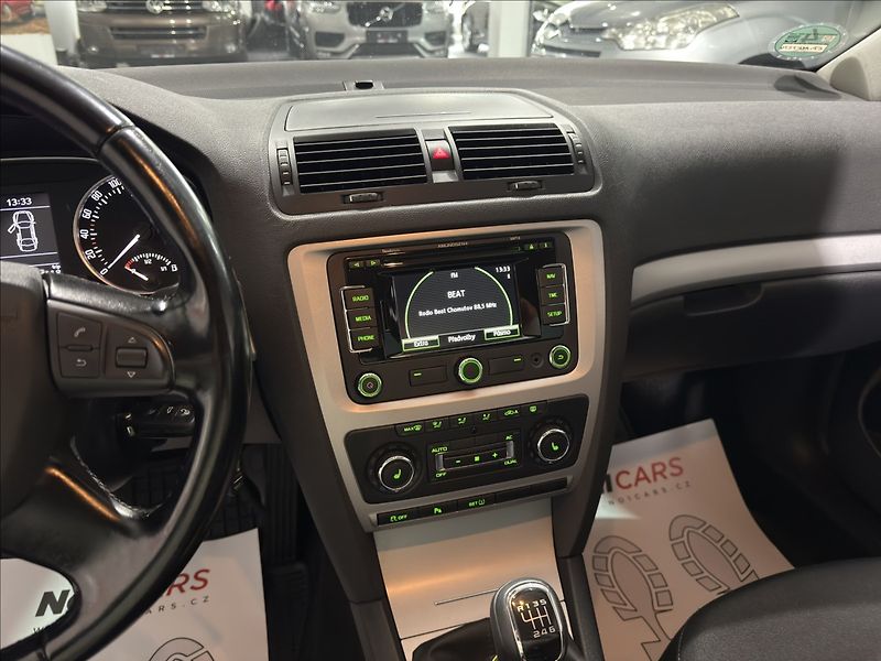Škoda Octavia 1,4   TSI 90KW XENON ELEGENACE - fotka 14 z 33