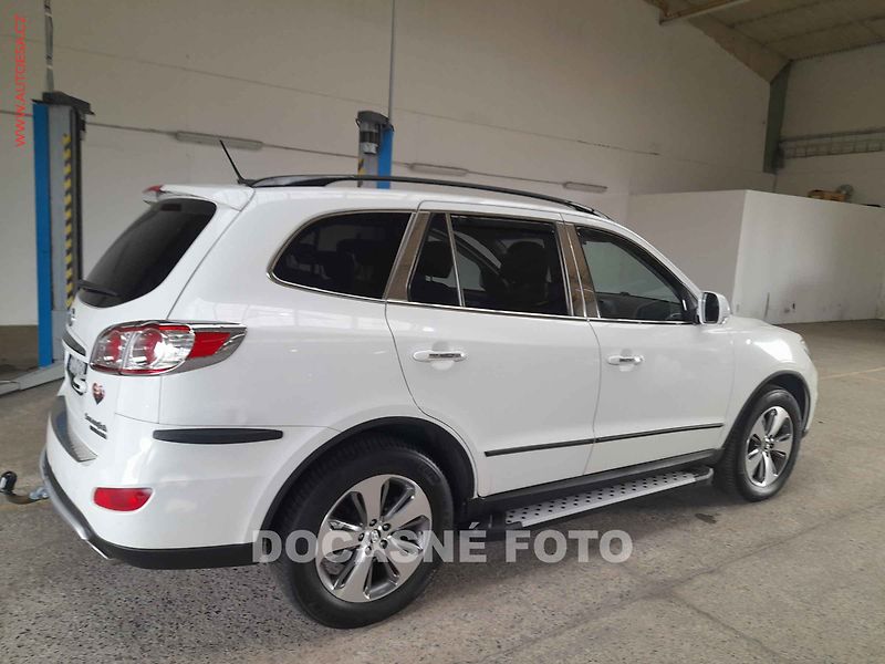 Hyundai Santa Fe (2012) 2.2 CRDi 4x4 - fotka 2 z 3
