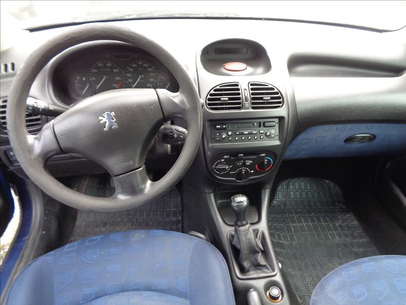 Peugeot 206 1,1 - fotka 10 z 12
