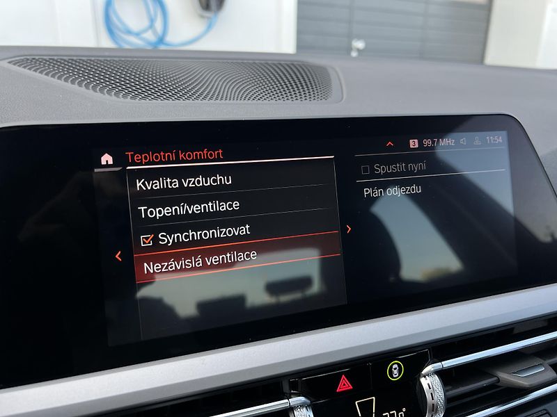 BMW Řada 3 318i A/T Model Advantage - fotka 16 z 26