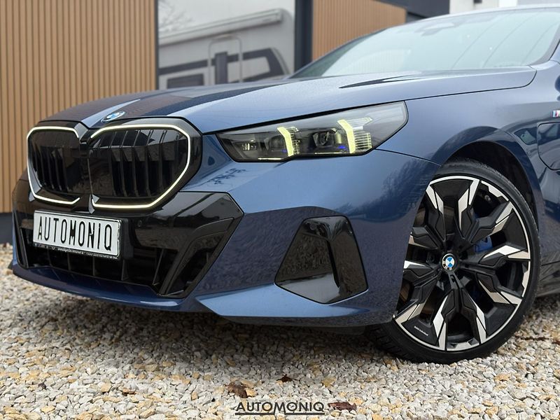 BMW Řada 5 (2025) 550e xDrive Touring M Sport - fotka 8 z 34