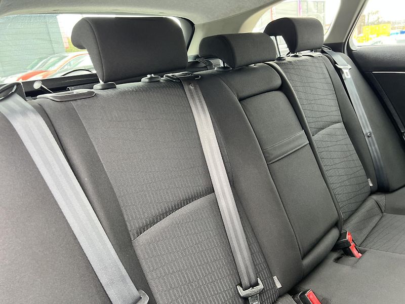 Toyota Avensis SOL 1.8 VVT-i NAVI KLIMA ALU - fotka 32 z 45