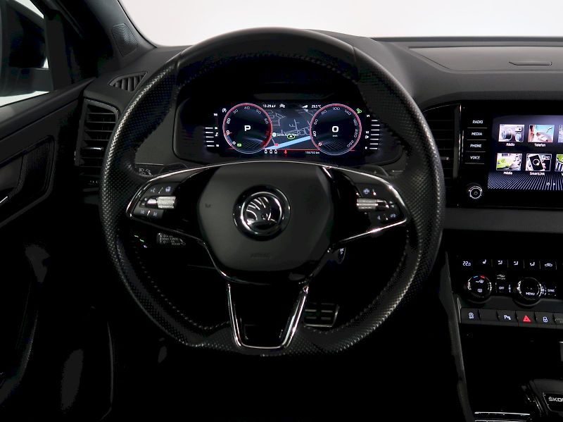 Škoda Karoq (2024) SPORTLINE 1.5TSI 110KW DSG - fotka 32 z 35