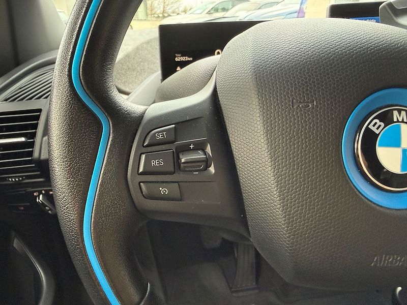 BMW i3 i3S, 120 Ah, Kamera, Panorama - fotka 18 z 28