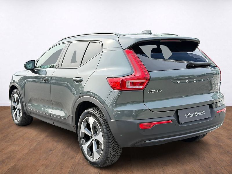 Volvo XC40 ACC, BLIS, FULL LED - fotka 3 z 24