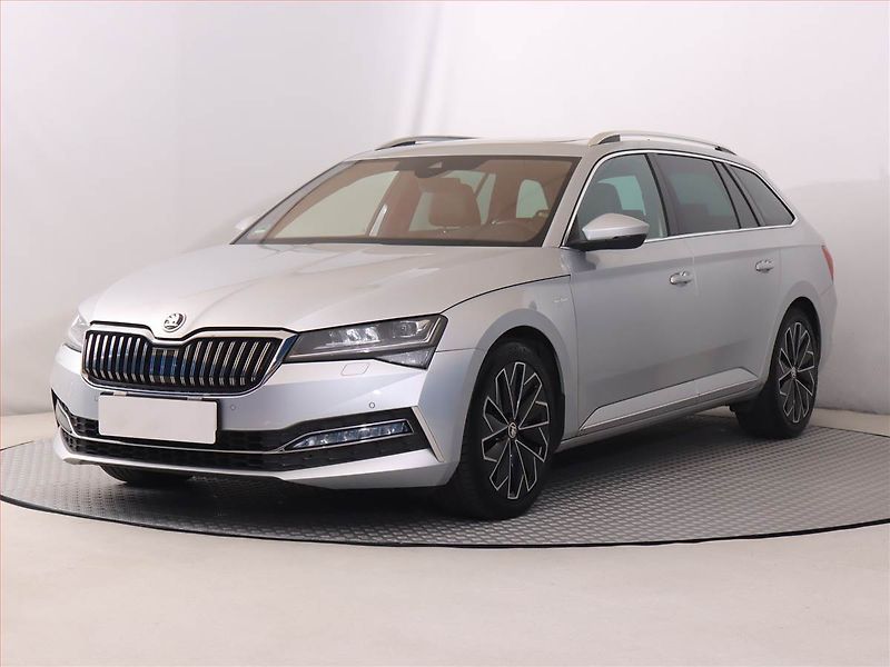 Škoda Superb (2022) 2.0 TDI - fotka 2 z 27