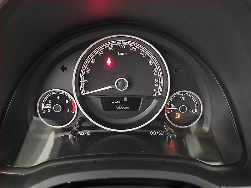 Škoda Citigo (2019) 1.0 MPI, Tempomat - fotka 11 z 17