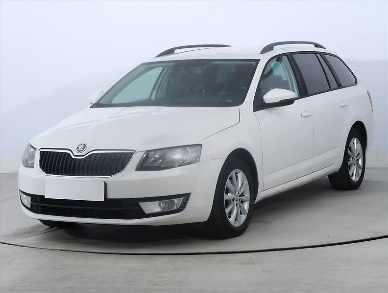 Škoda Octavia (2013) 1.6 TDI, Tempomat - fotka 2 z 18