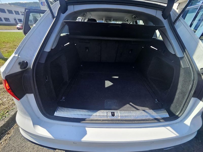 Audi A4 Avant (2023) Audi A4 Avant 2.0 TDI DSG150kW - fotka 12 z 14