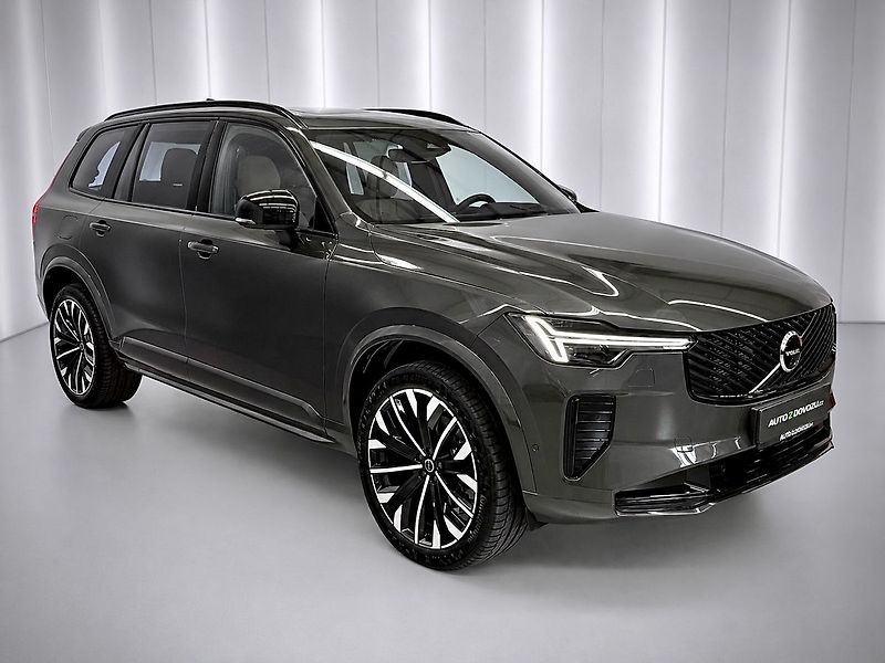 Volvo XC90 (2026) B5 AWD PLUS DARK, PANORAMA, H/ - fotka 3 z 32
