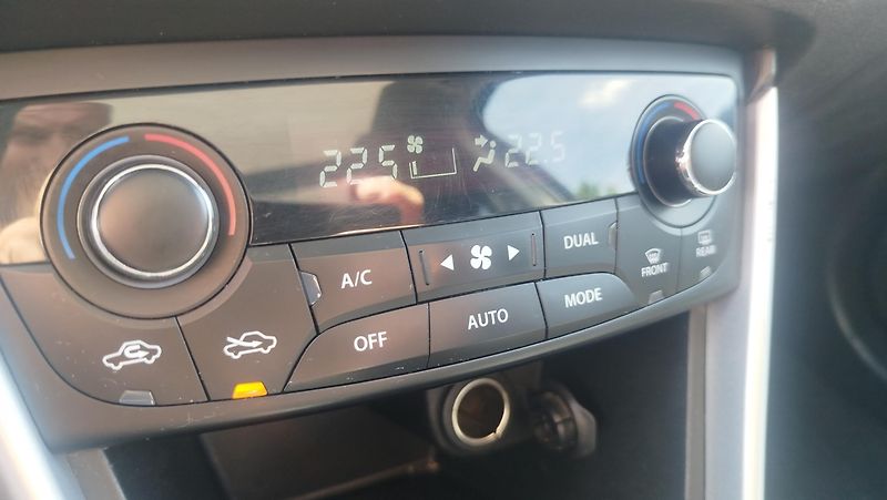 Suzuki SX4 S-Cross (2015) 1.6 16v AllGrip  - fotka 8 z 35