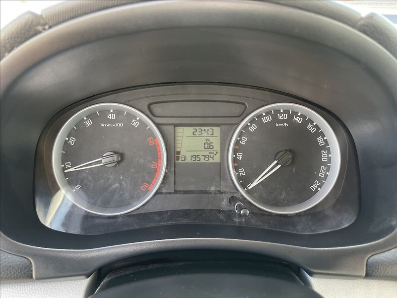 Škoda Fabia 1,4 i 16V Klima ESP serviska - fotka 15 z 32