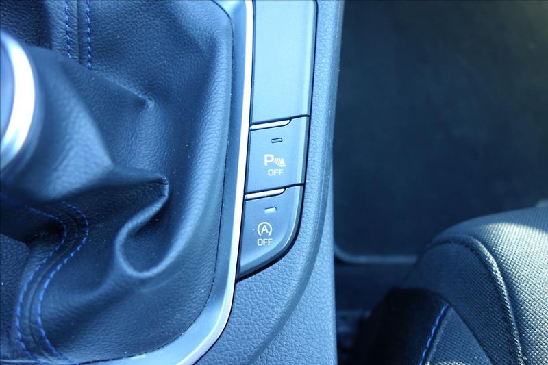 Hyundai i30 1,4 T-GDi,ČR,1 MAJ.,52TIS.KM. - fotka 32 z 44