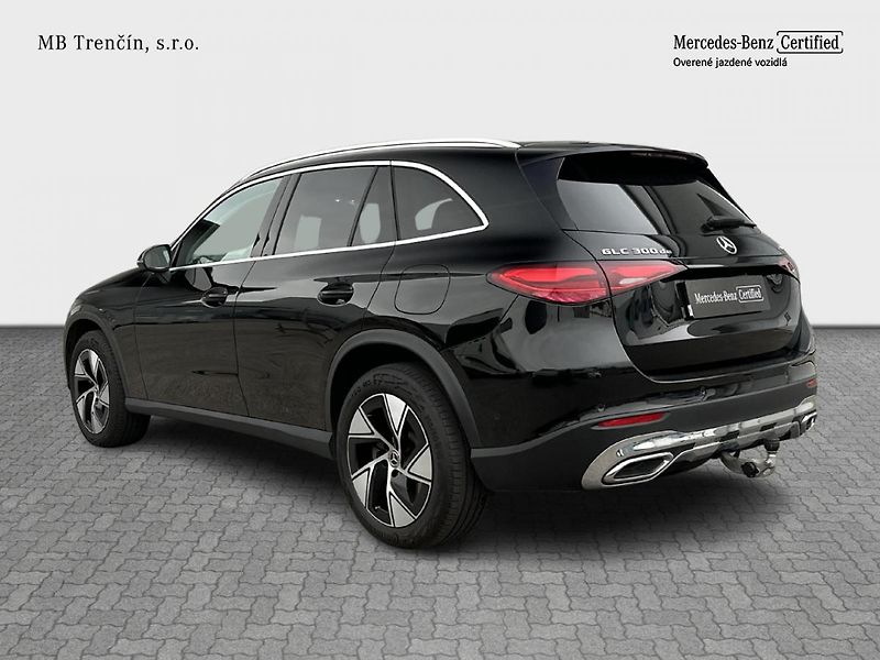 Mercedes-Benz GLC (2023) 300de 4MATIC - fotka 3 z 27