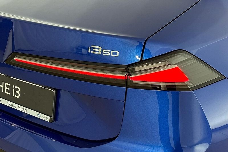 BMW i3 50 xDrive Sedan - fotka 5 z 27