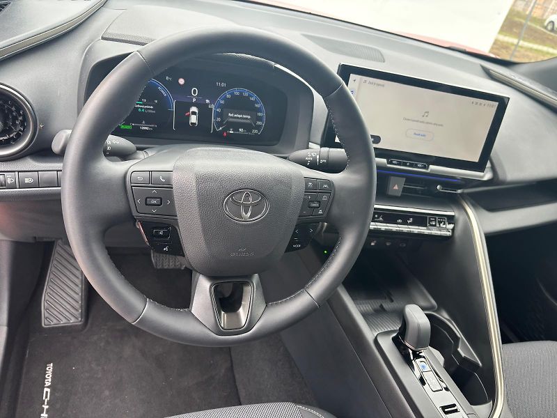 Toyota C-HR 2,0 HEV e-CVT Executive - fotka 15 z 29