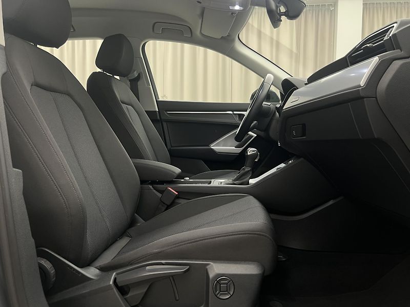 Audi Q3 35 TFSI AUT CZ - fotka 17 z 42
