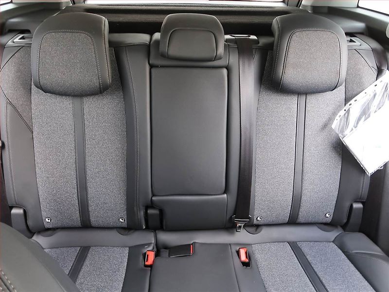 Peugeot 3008 (2019) Allure 1.2 PureTech, Automat - fotka 10 z 18
