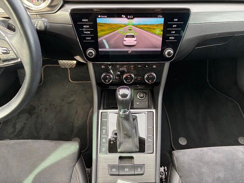 Škoda Superb (2021) STYLE 2.0TSI 140kW DSG DPH CZ - fotka 10 z 11