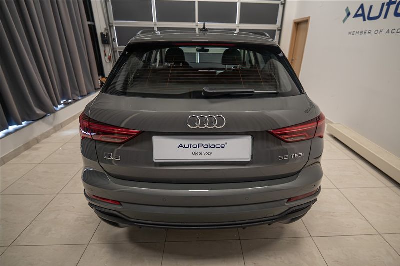 Audi Q3 1,5 35 TFSI S-LINE NAVI VÝHŘEV - fotka 4 z 37